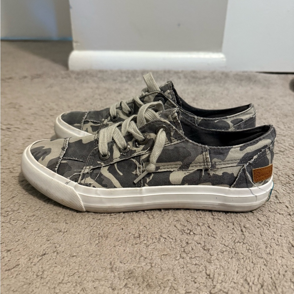 Camouflage Lace-Up Women's Sneakers